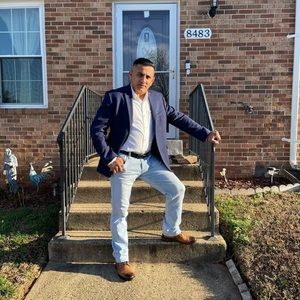 Meet your Posher, Carlos